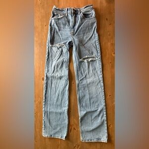 Abercrombie & Fitch The 90s Relaxed Jean High Rise - Destroy Light/Medium Blue